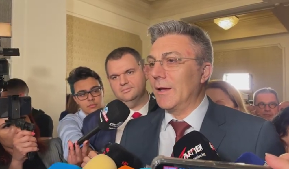 Мустафа Карадайъ: Списъка с конкретни оръжия за Украйна търсете при министър Тагарев