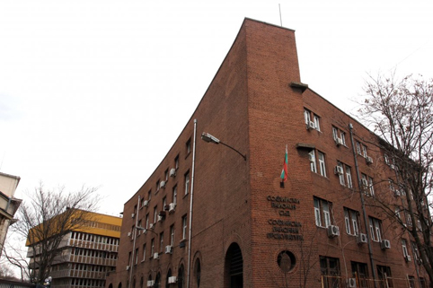 Некролози на жив съдия се появиха край Софийския районен съд