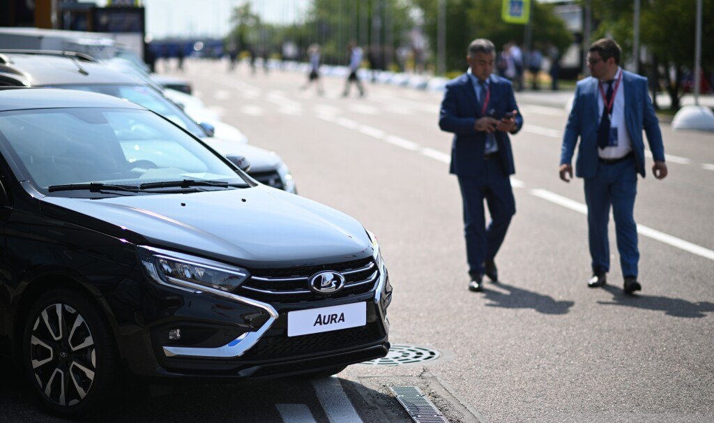 "Лада" поскъпва заради поевтиняването на рублата