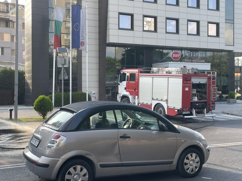Кола помете две жени на пешеходна пътека в Пловдив, едната почина