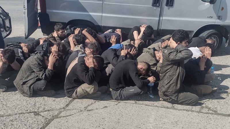 76 били мигрантите в камиона на магистрала "Тракия"
