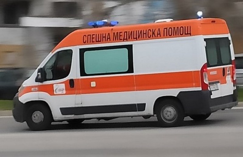 Катастрофа затвори пътя Созопол-Бургас, въведен е обходен маршрут