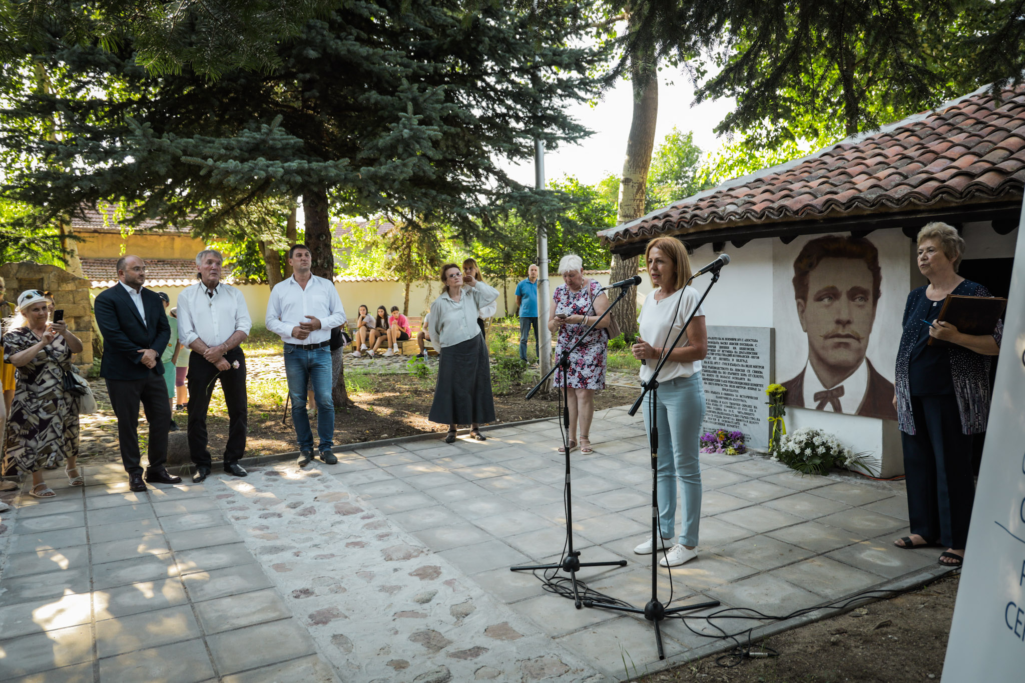 Йорданка Фандъкова: Отваряме реставрираната къща-музей Васил Левски в кв. „Бенковски“ (СНИМКИ)