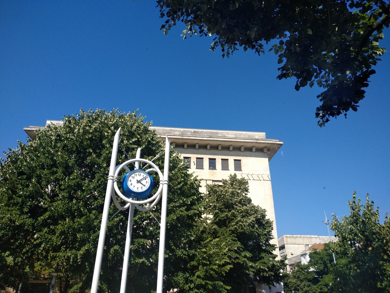 Гръм удари бургаския Часовник, поправят го