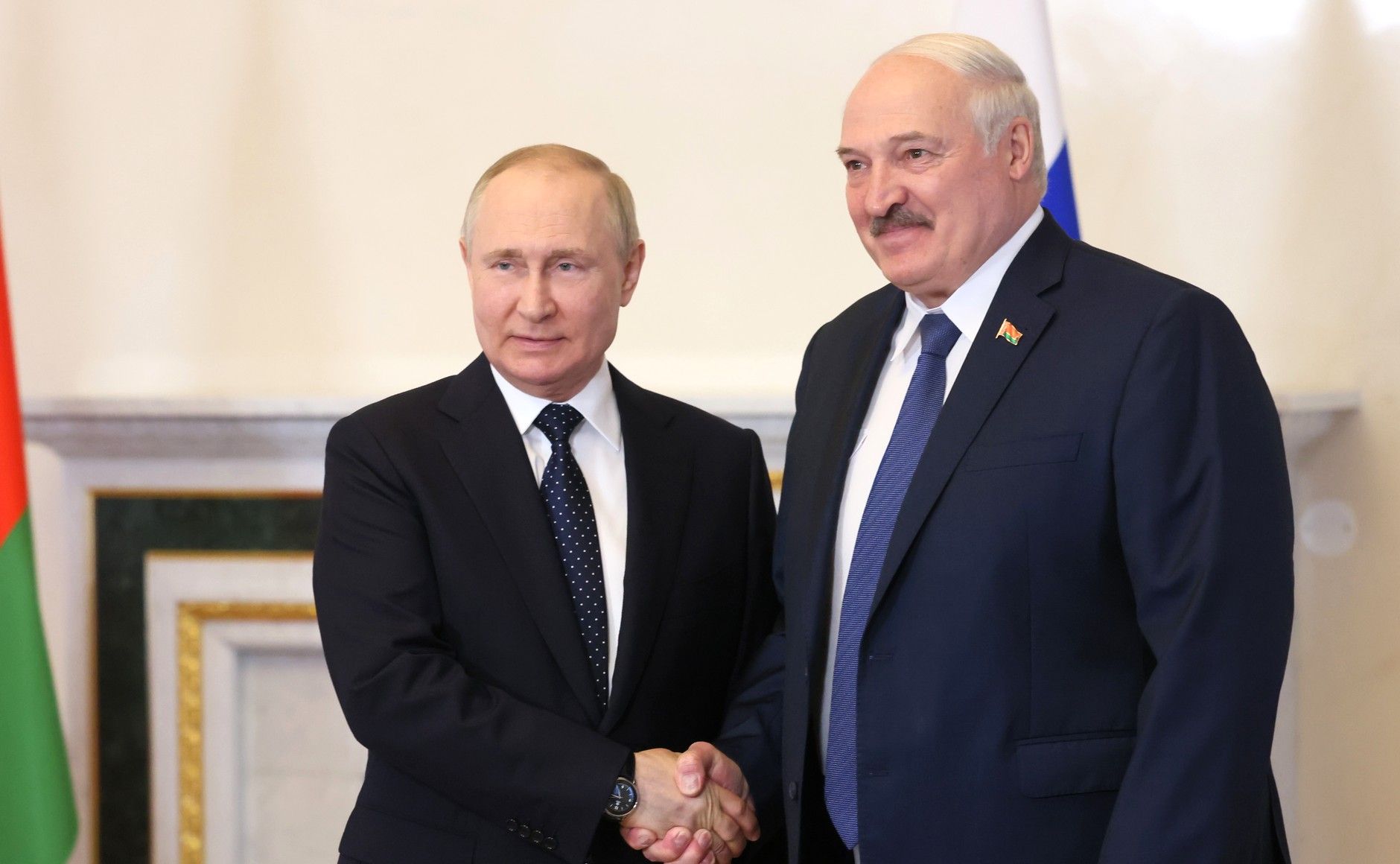 Путин и Лукашенко провеждат среща в Санкт Петербург