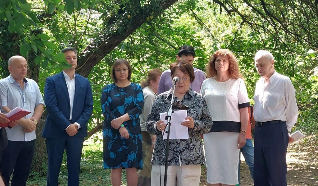 Илияна Йотова: Историята отреди така, че Никола Вапцаров да бъде разстрелван многократно с думи