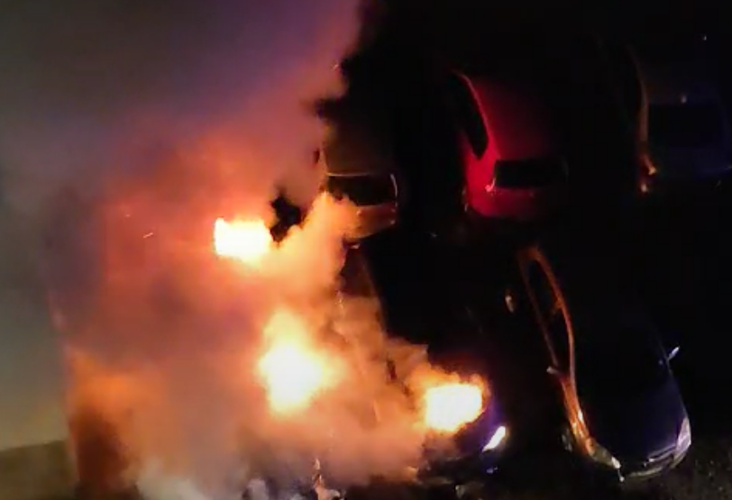 Изгоряха два автомобила в столичния кв. "Гео Милев"