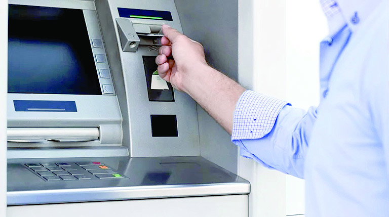 Без банкови такси за хора с минимална заплата