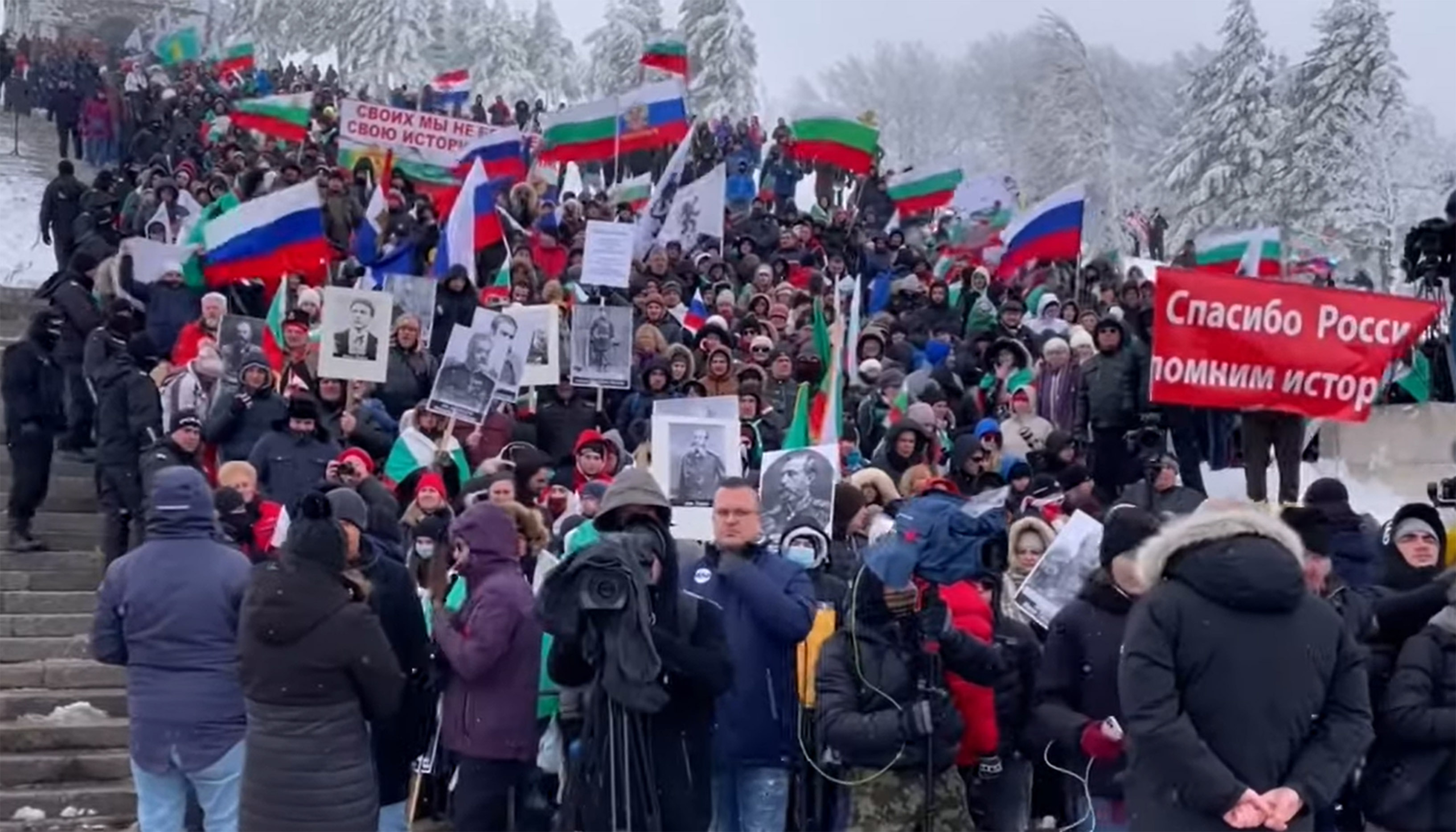 Политици изправиха 24 май срещу 3 март