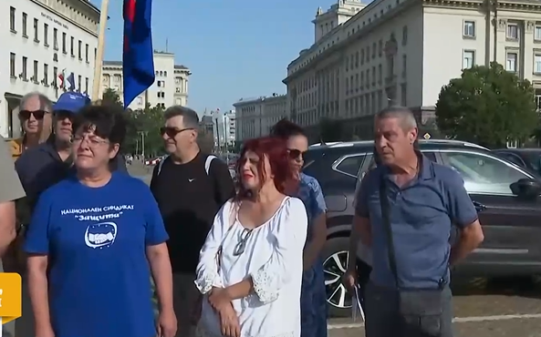 Спешни медици излязоха на протест, настояват за увеличение на заплатите