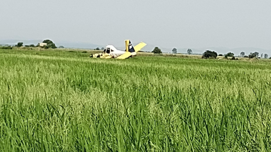 НСлС и транспортното министерство поемат разследването на инцидента със селскостопанския самолет