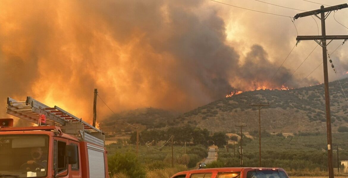 Евакуираха град в Гърция след взрив на боеприпаси