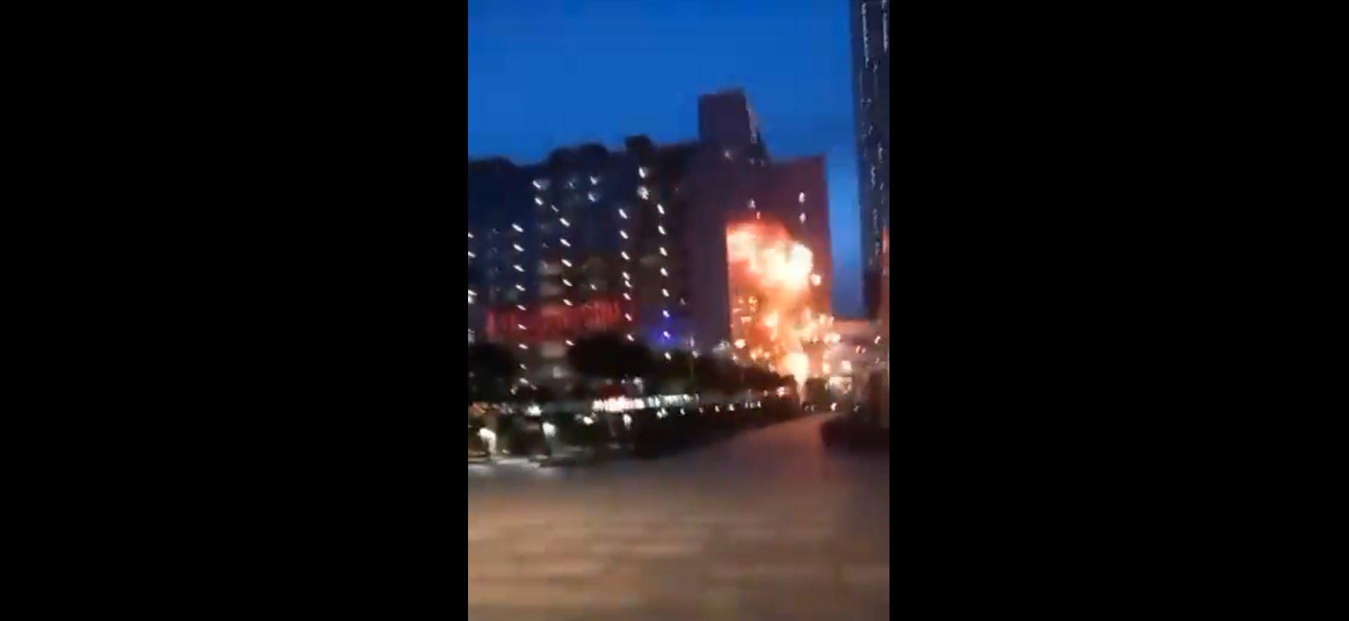 Атака на дронове срещу Москва: Ударени са небостъргачи (ВИДЕО)