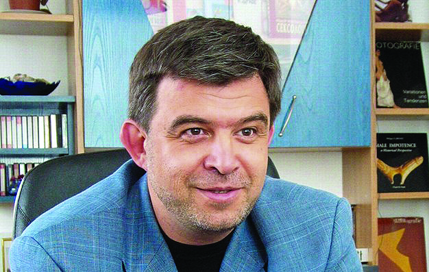 Доц. д-р Румен Бостанджиев, сексолог, пред „Труд news”: Смениш ли си пола, връщане назад е почти невъзможно