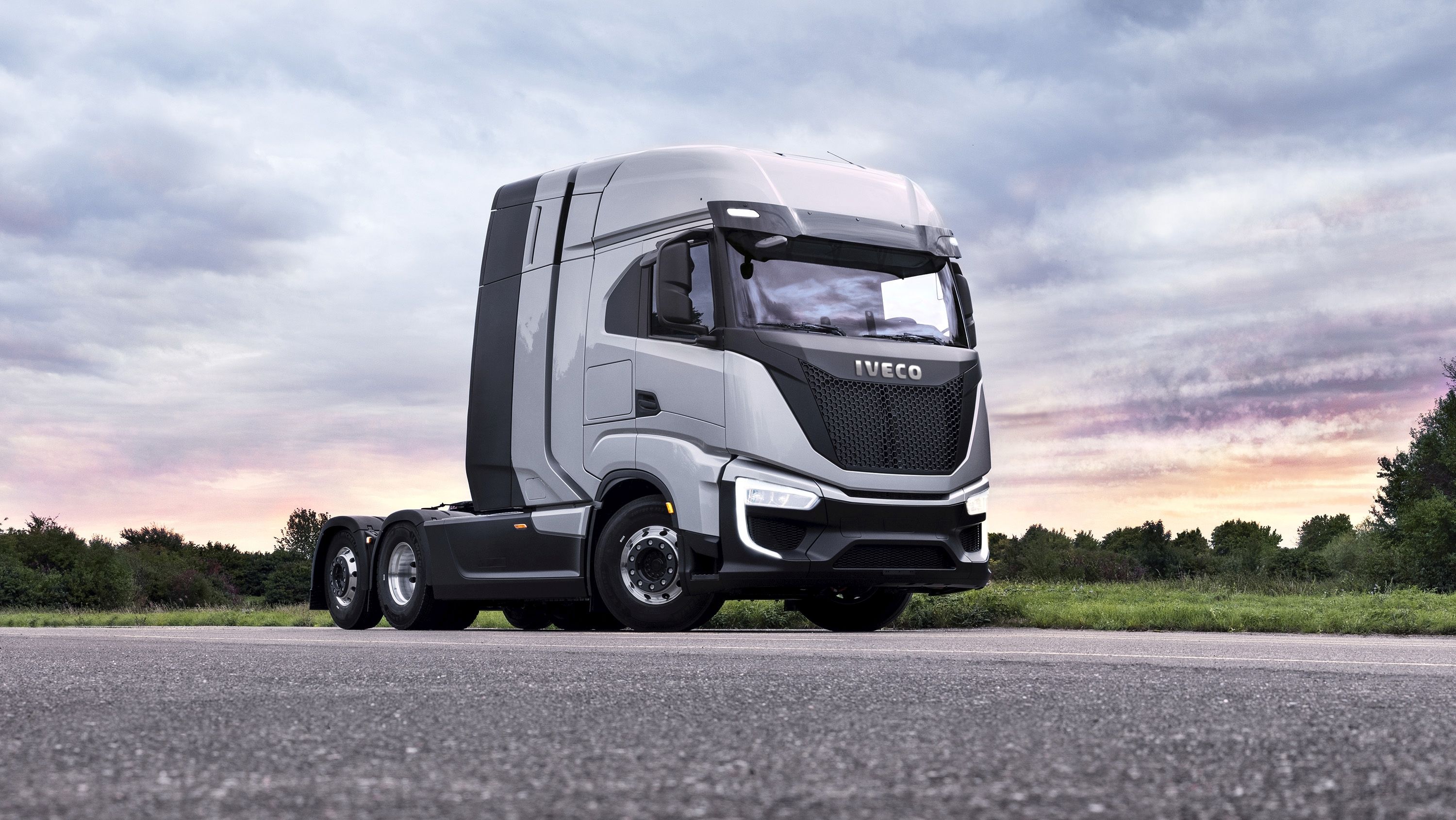 Два електрически камиона от Iveco