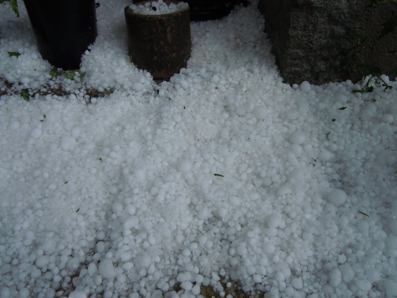 Ледени късове покриха германски град: Снегорини излязоха по улиците