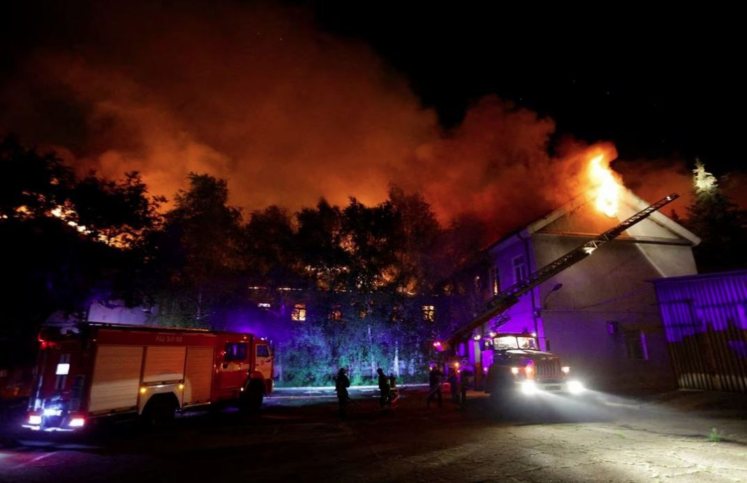 Киев удари с касетъчни бомби ВУЗ в Донецк