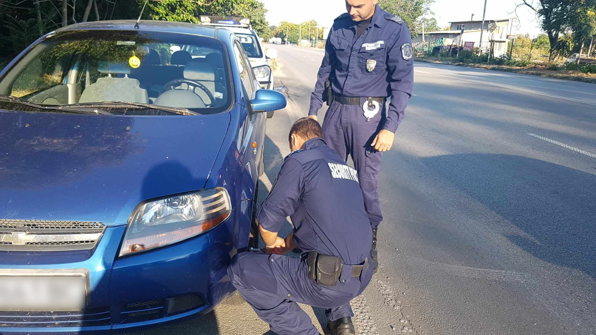 Полицаи от Димитровград оказаха помощ на жена, изпаднала в беда (СНИМКИ)