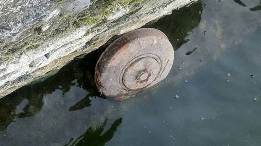 Противотанкова мина е открита в морето край плаж близо до Кавала