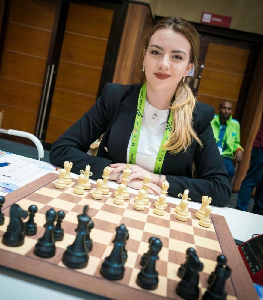 Салимова започна с реми дуела с Музичук