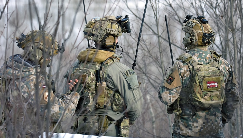 Латвия засили охраната на границата с Беларус след 100 нарушения за ден