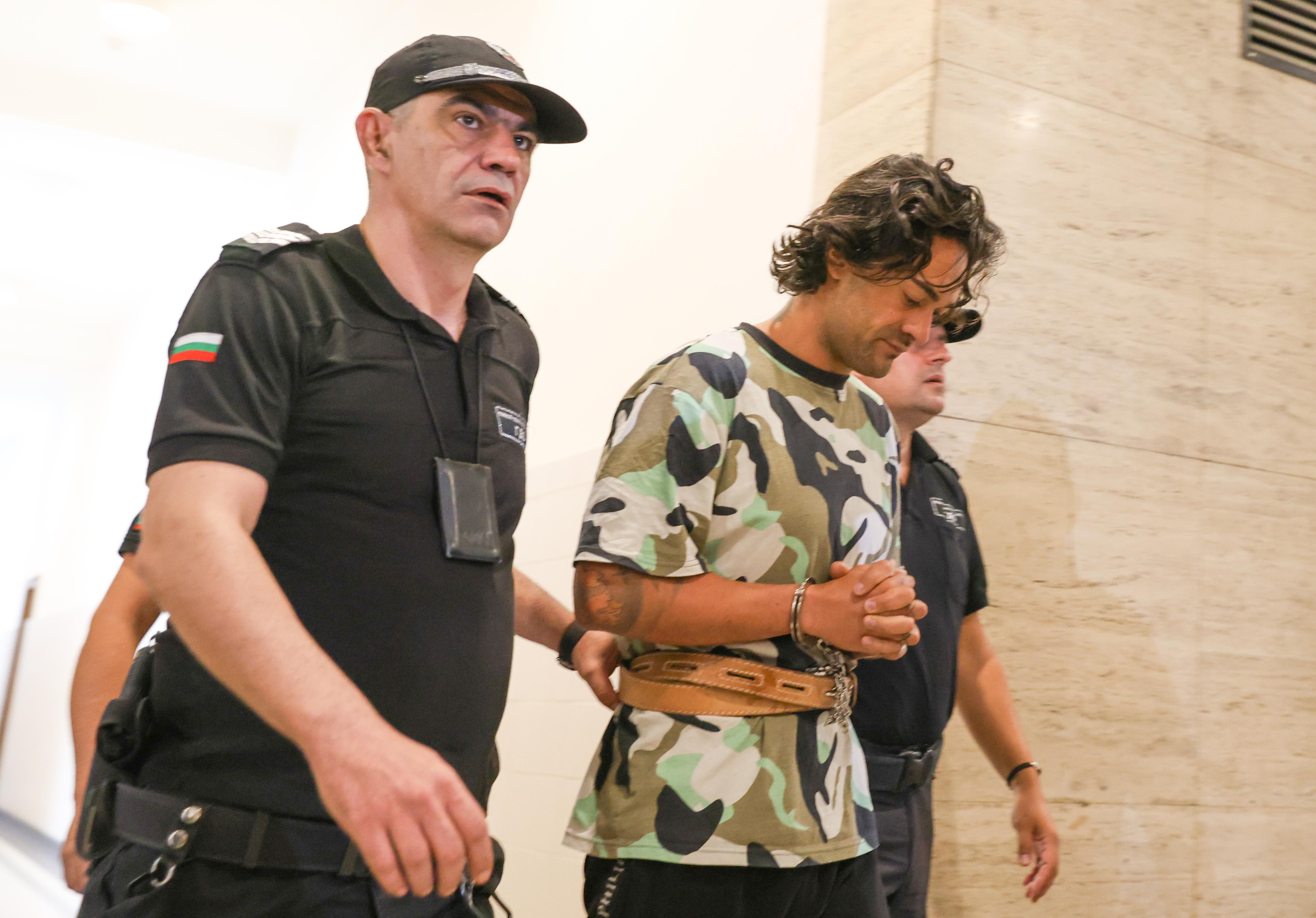 Обвиняемият за убийството в центъра на София Веско Вълчинов: Признавам се за виновен (СНИМКИ)
