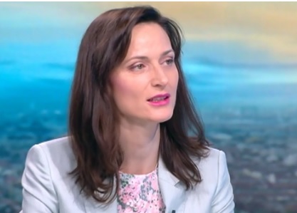 Мария Габриел: Кабинетът работи и дава стабилност - това явно не се харесва на всеки