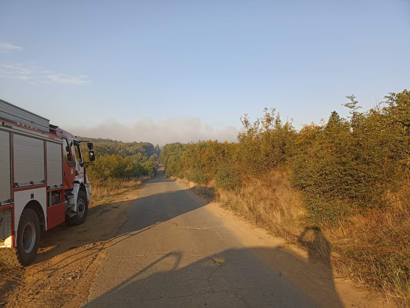 Трима огнеборци са пострадали при гасенето на пожара край Кубадин