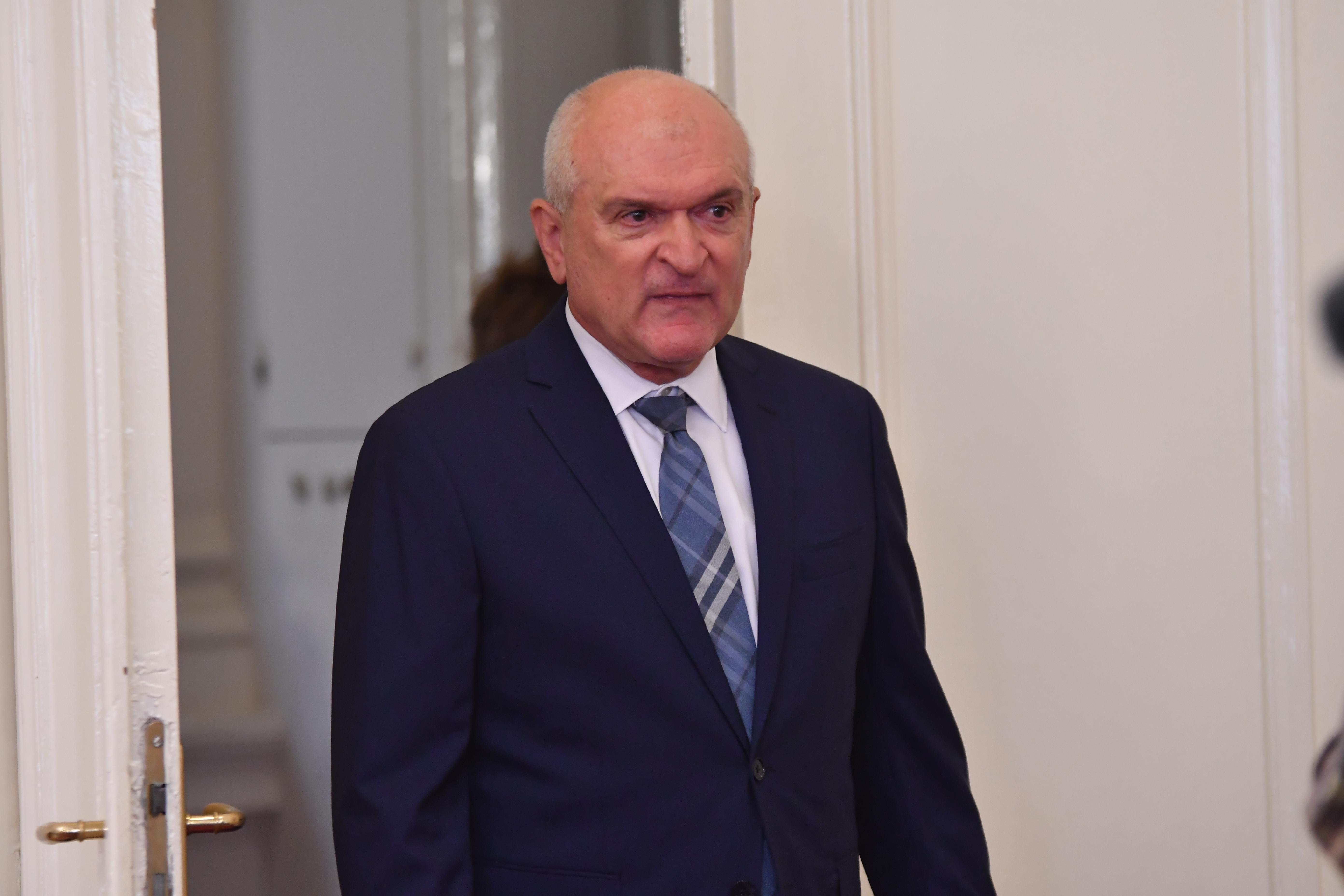 Димитър Главчев: Не виждам нищо лошо политици да идват в Сметната палата