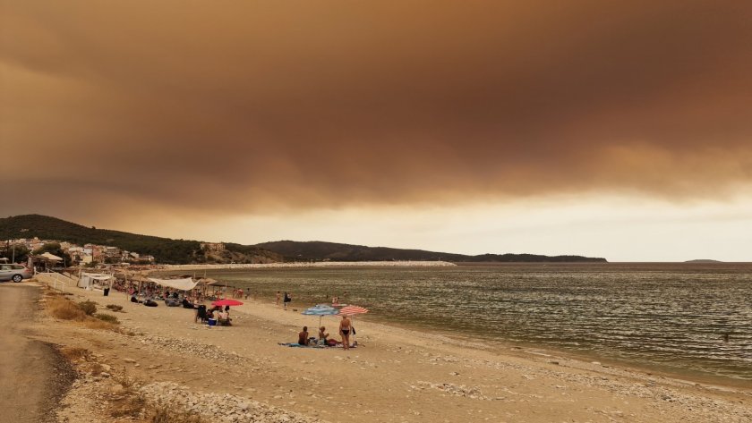 Откриха 18 обгорени тела в района на Александруполис