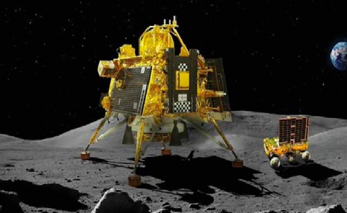 Индийският апарат "Чандраян-3" кацна на Луната