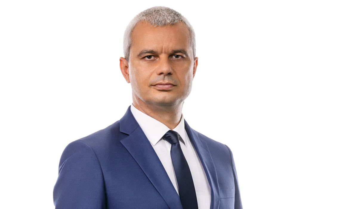 Костадинов призова всички на Паметника на Съветската армия