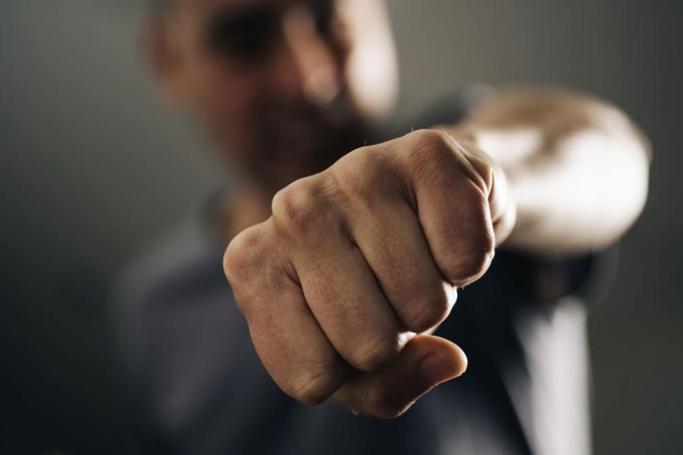 Масов бой между жители на две села, има пострадали