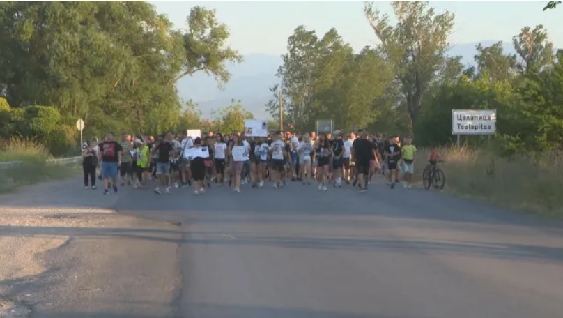 Близки и роднини на убития Митко от Цалапица блокират пътя Пловдив-Пазарджик