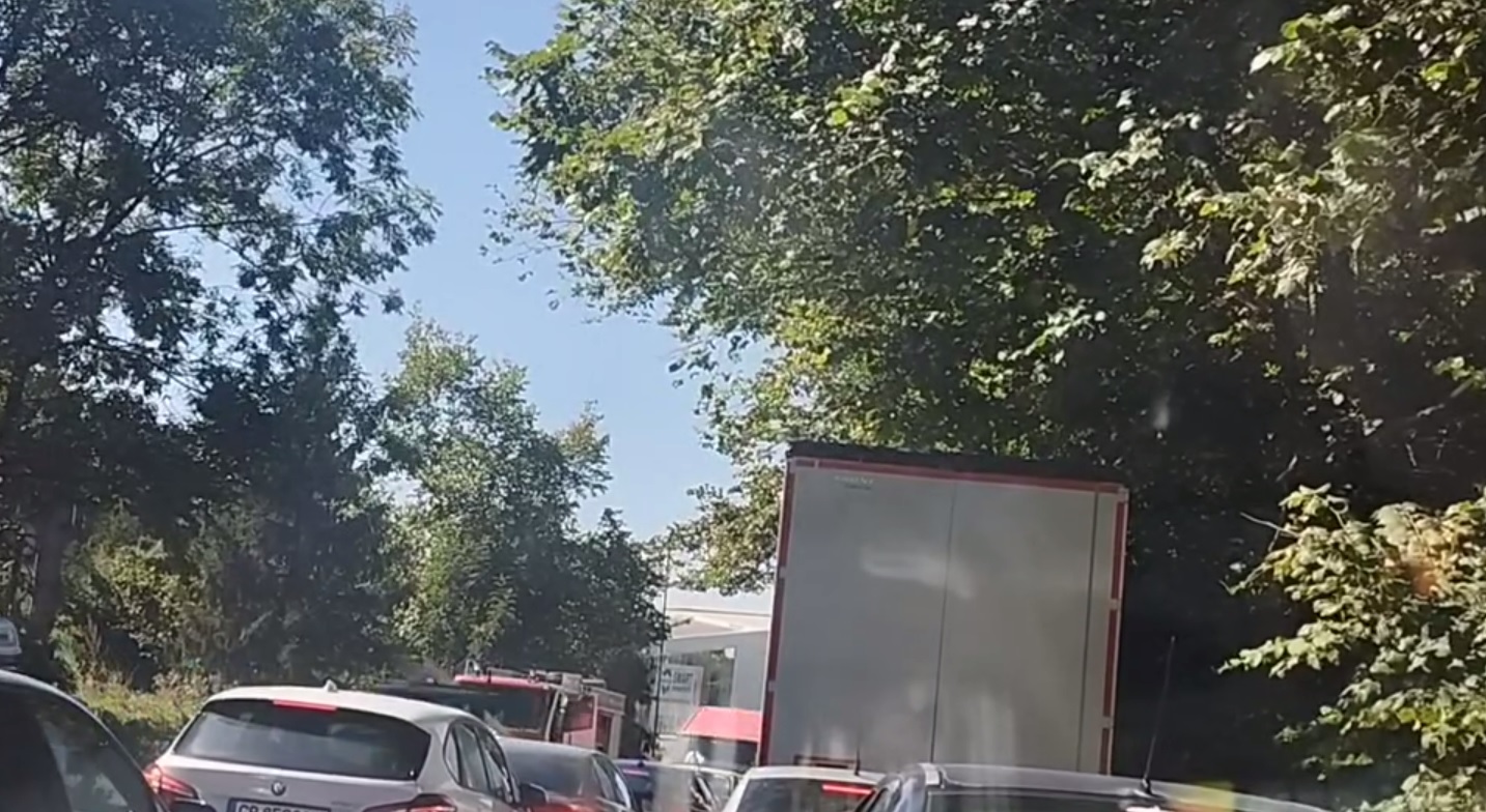 Катастрофа с четири коли на Околовръстното в София (ВИДЕО)