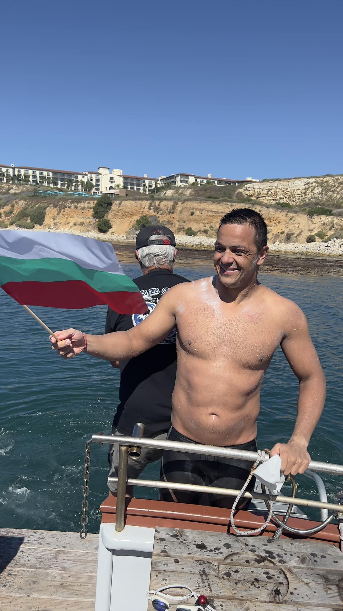 Цанко Цанков преплува маратона в ледените води на Тихия океан