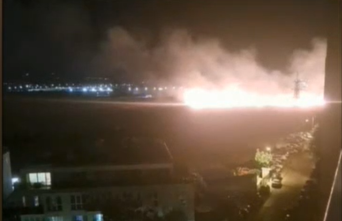 Голям пожар в столичния квартал "Обеля"