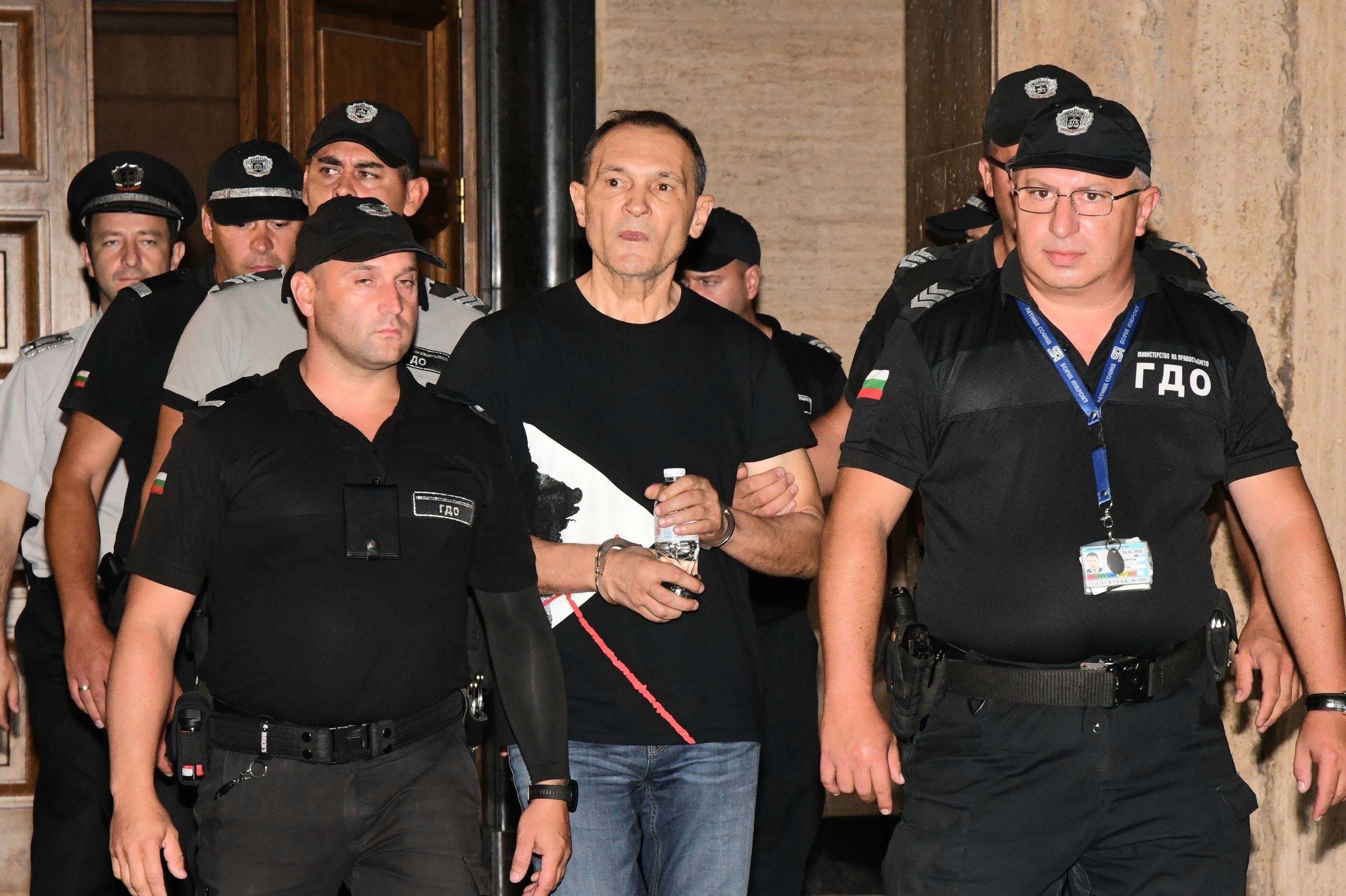 Васил Божков се яви на разпит в прокуратурата