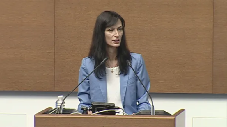 Мария Габриел за Шенген: Не трябва да допуснем да бъдат добавяни условия