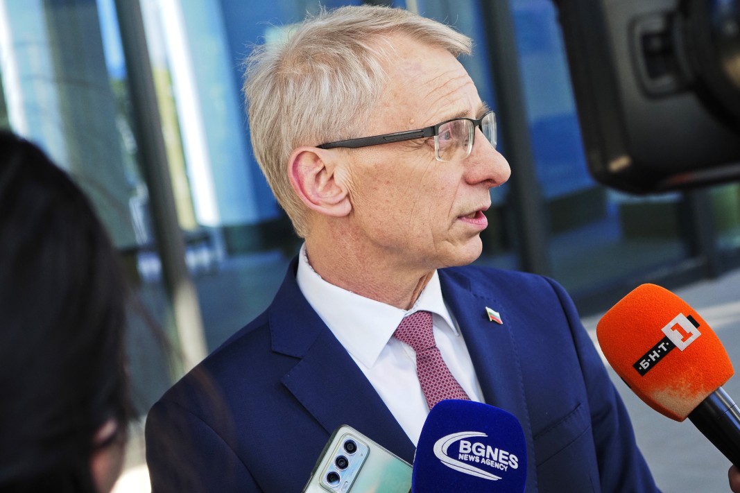 Денков за фирми до “Промяната”, които печелят милиони от Плана за възстановяване: Няма как да се забрани на всеки да участва в конкурси