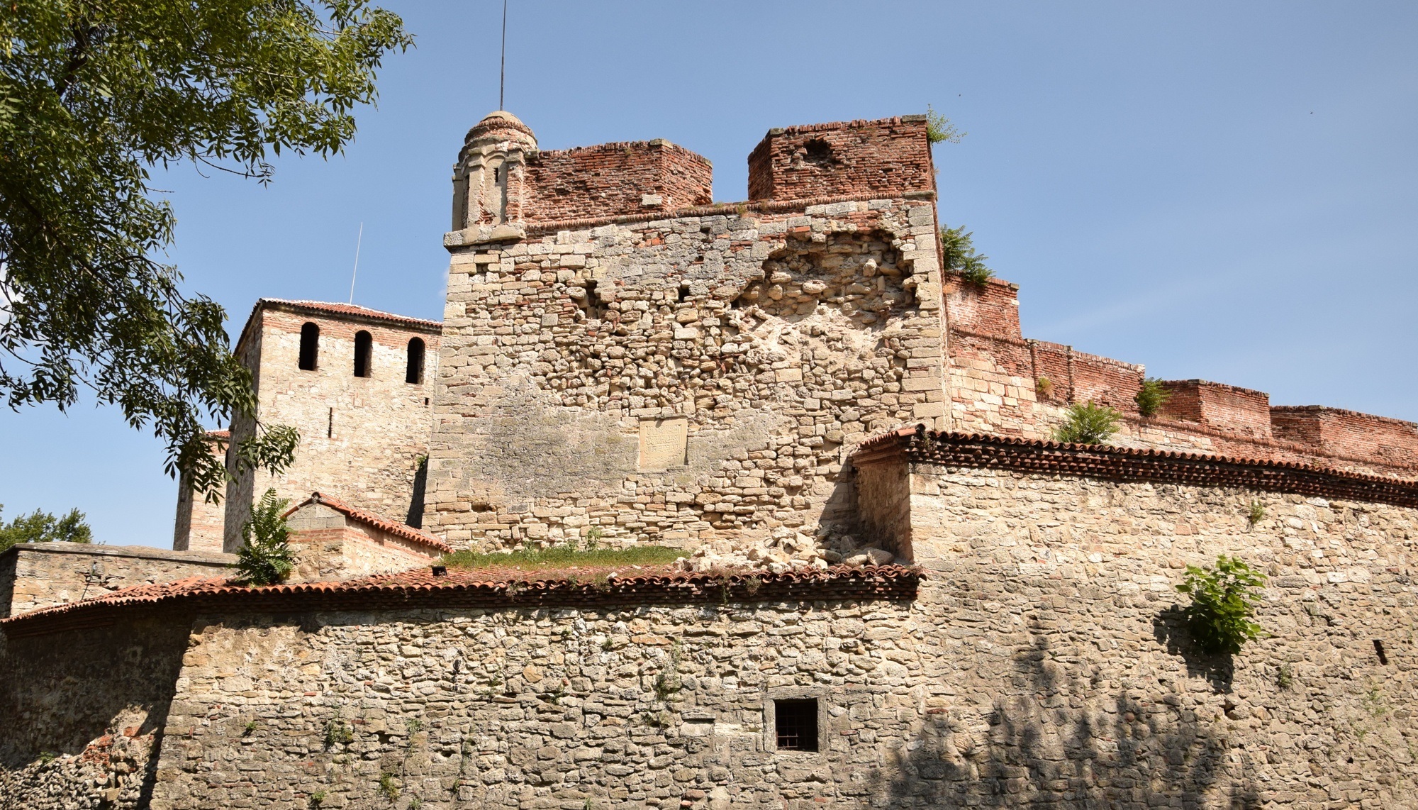 Ново срутване в крепостта "Баба Вида"