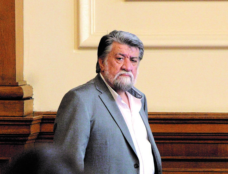 Ето кой влиза на мястото на Вежди Рашидов в парламента