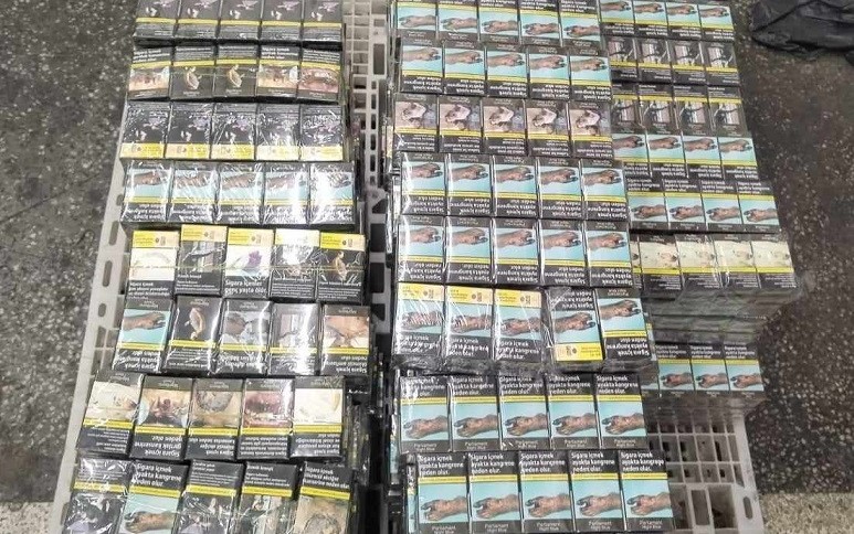 Откриха 61 600 къса контрабандни цигари в опаковки на мебели на "Капитан Андреево"