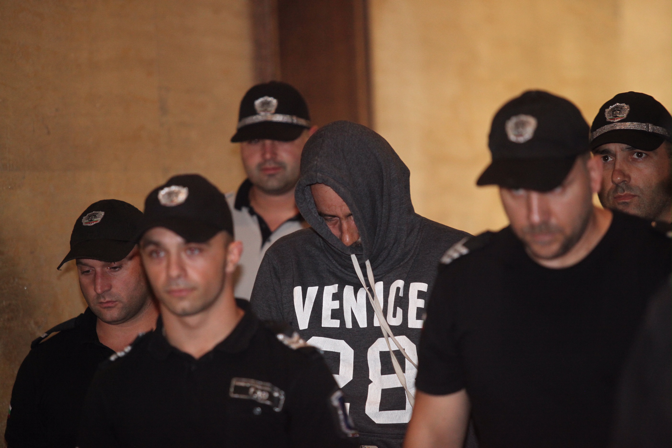 Оставиха в ареста шофьора, който блъсна и уби 15-годишния Филип на пешеходна пътека