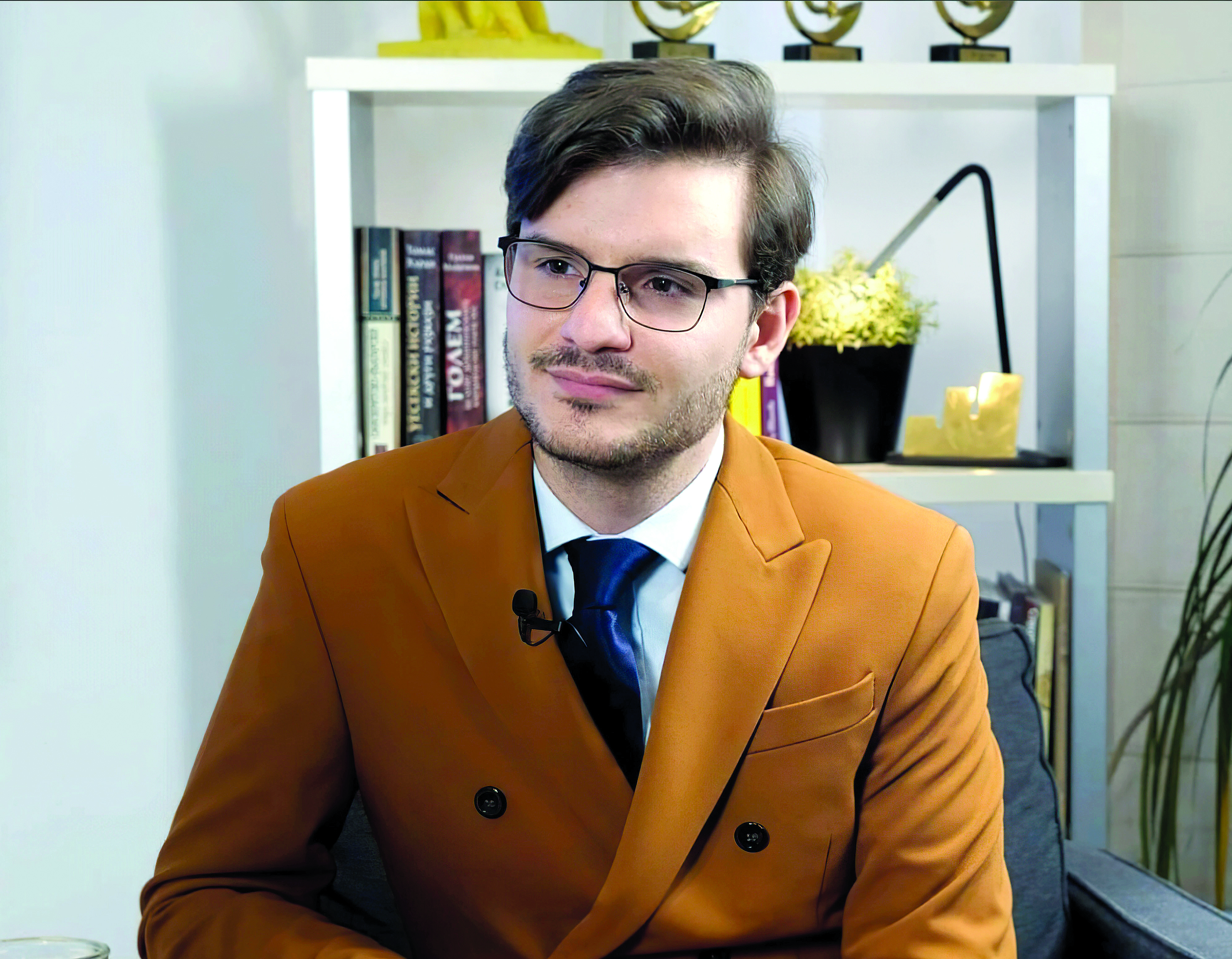 Атанас Радев, политолог, пред „Труд news“: Посредник за кабинета трябваше да е Радев, а не Татко Петко и Алексей Петров