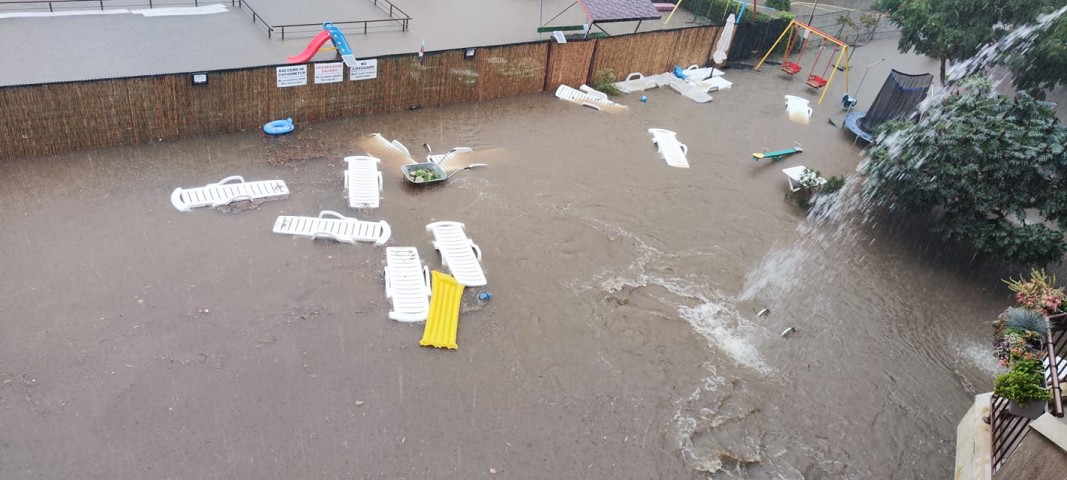 Възстановява се поетапно водоподаването в населените места, засегнати от наводненията