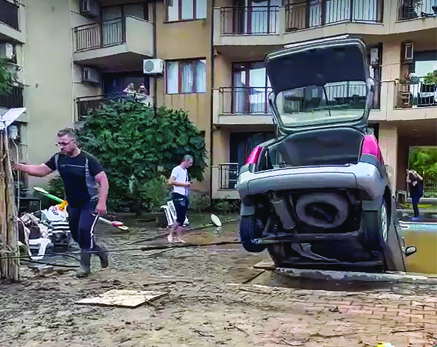 Започва разчистването на наводнените селища по Южното Черноморие