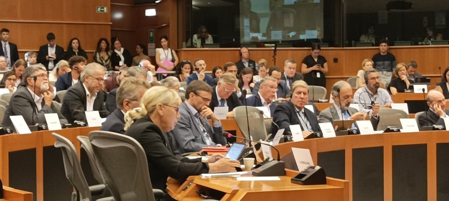 Елена Йончева към Йенс Столтенберг: Имаме ли основание да се опасяваме от пълномащабна война в Черноморския регион