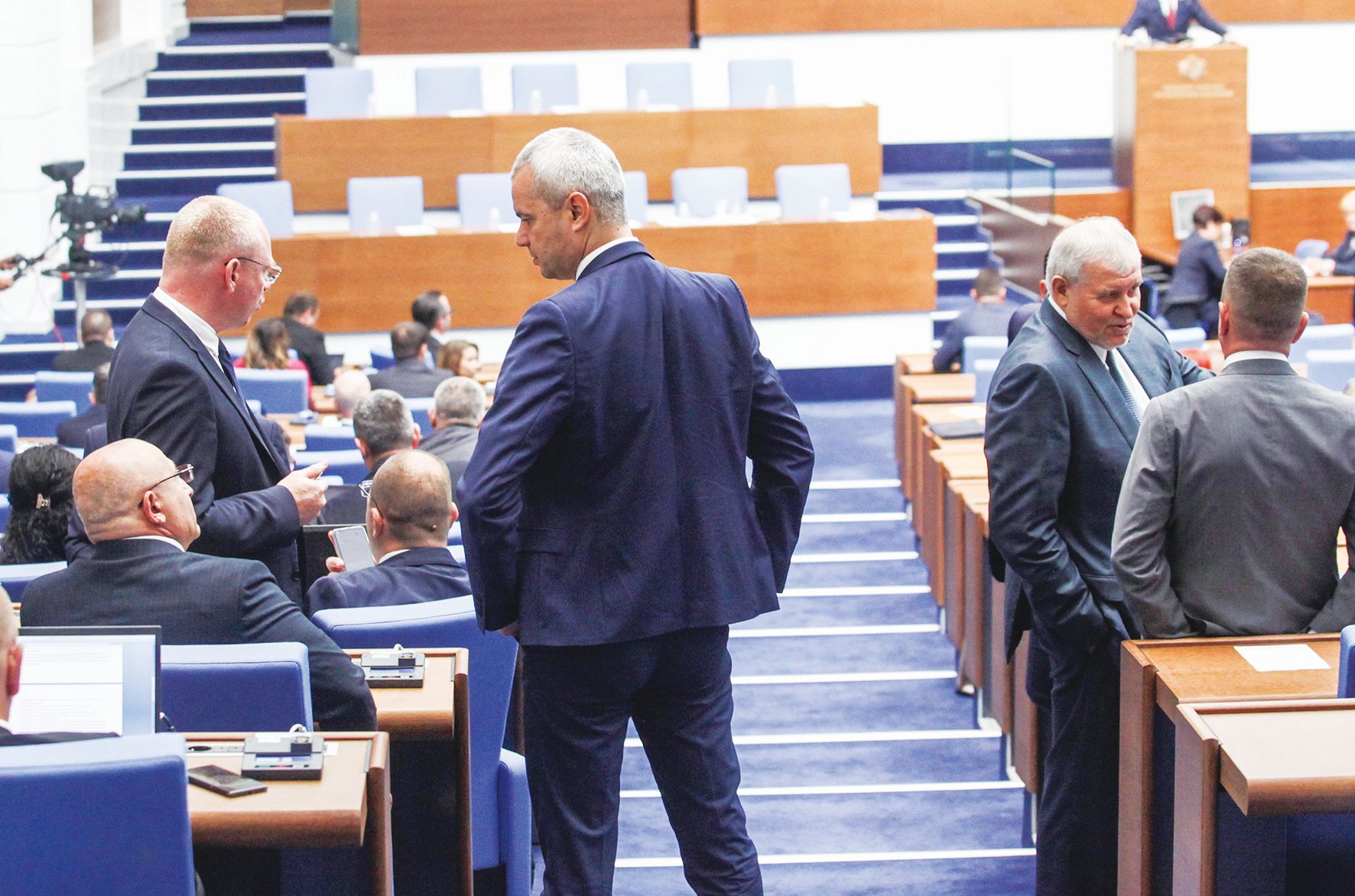 Приемат малоумни закони за шофьорите 