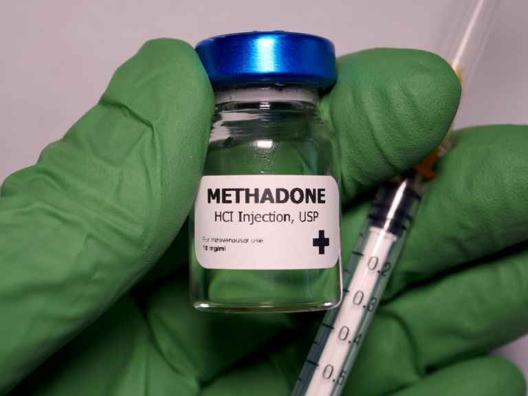 Двегодишно дете погълна метадон у дома, борят се за живота му